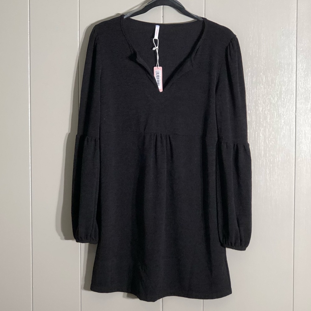 Black knit bell sleeve maternity tunic